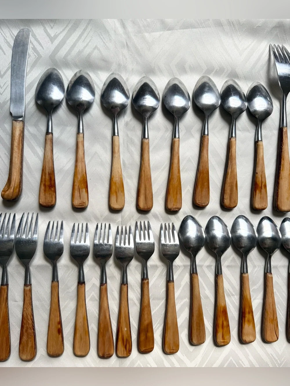 41 VTG Aspen Trend Pacific Japan Wood-Handle Flatware Set Stainless Steel Wooden